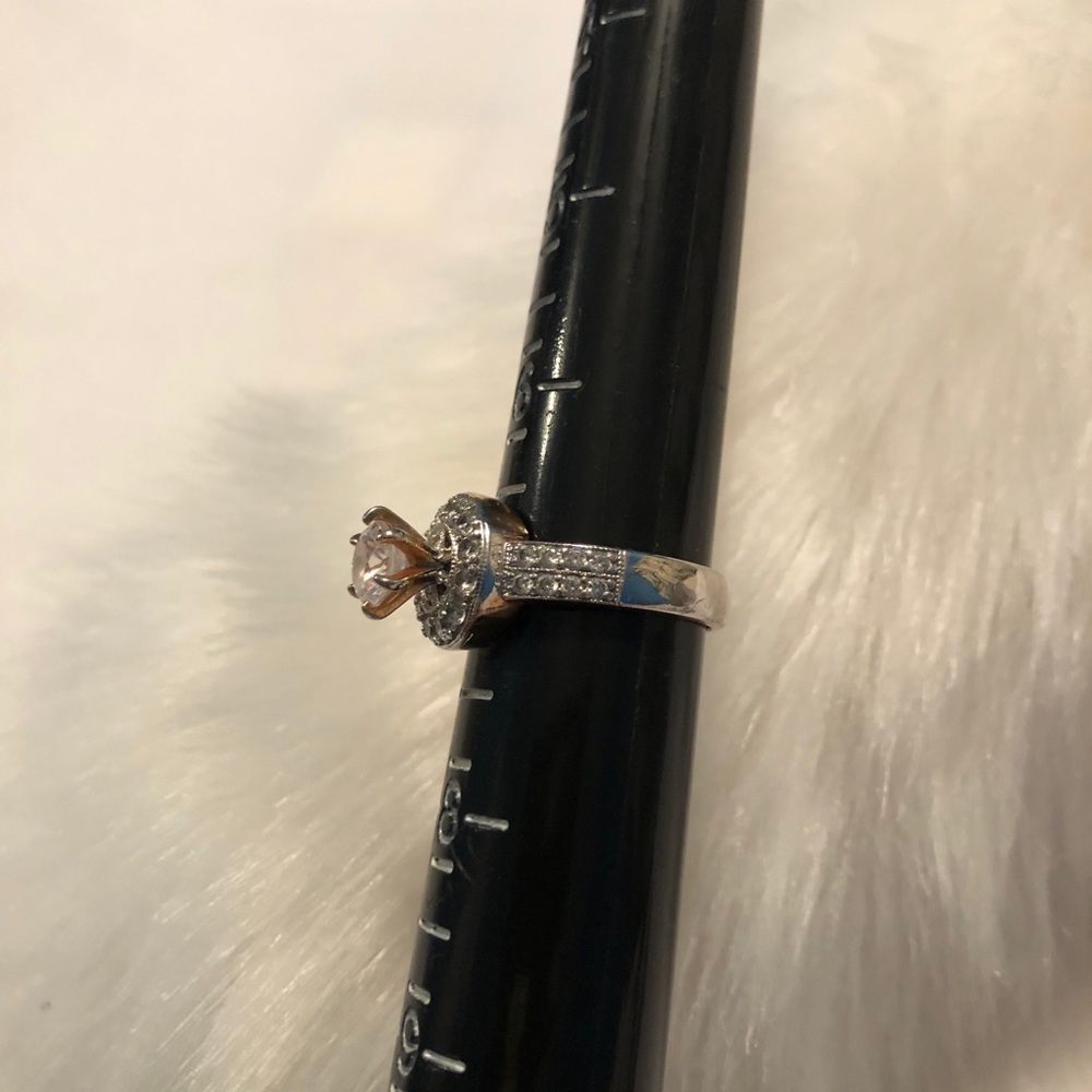 Ring - Picture 2 of 4